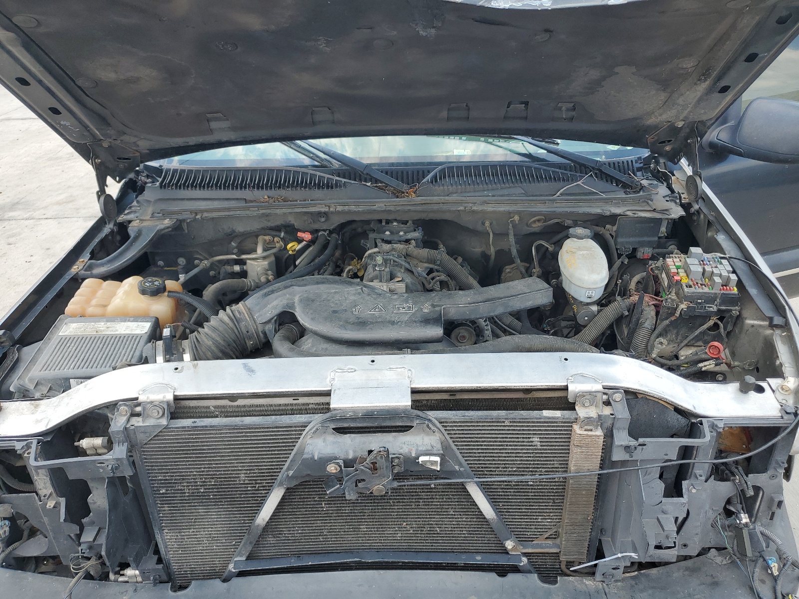 1GNEC13V34R226908 2004 Chevrolet Tahoe C1500