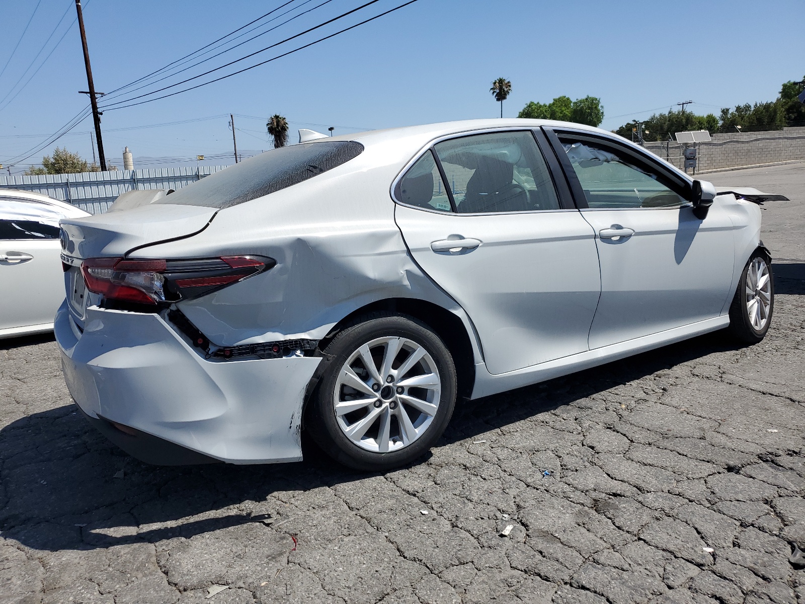 2023 Toyota Camry Le vin: 4T1C11AK6PU157868