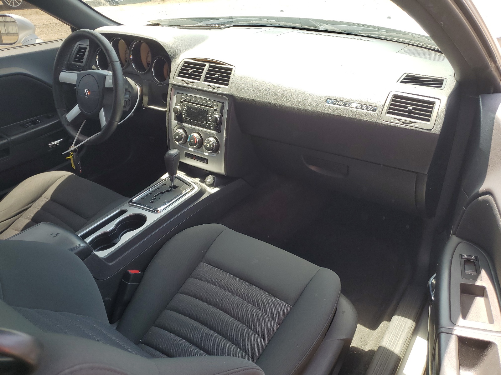 2B3LJ44V99H604552 2009 Dodge Challenger Se