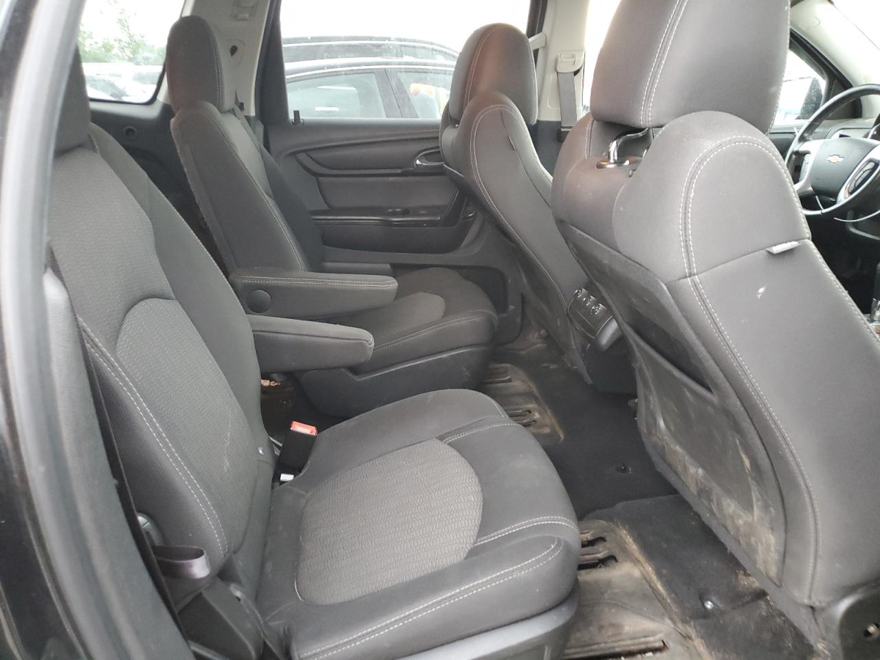 2014 Chevrolet Traverse - Image 11