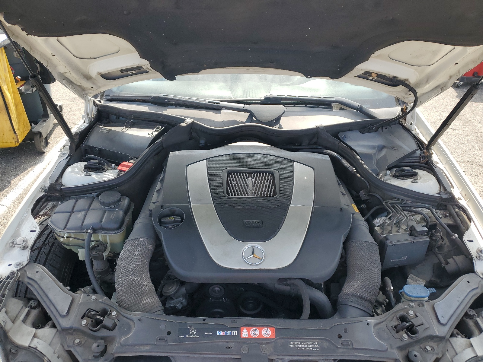 WDBTJ56H46F196811 2006 Mercedes-Benz Clk 350