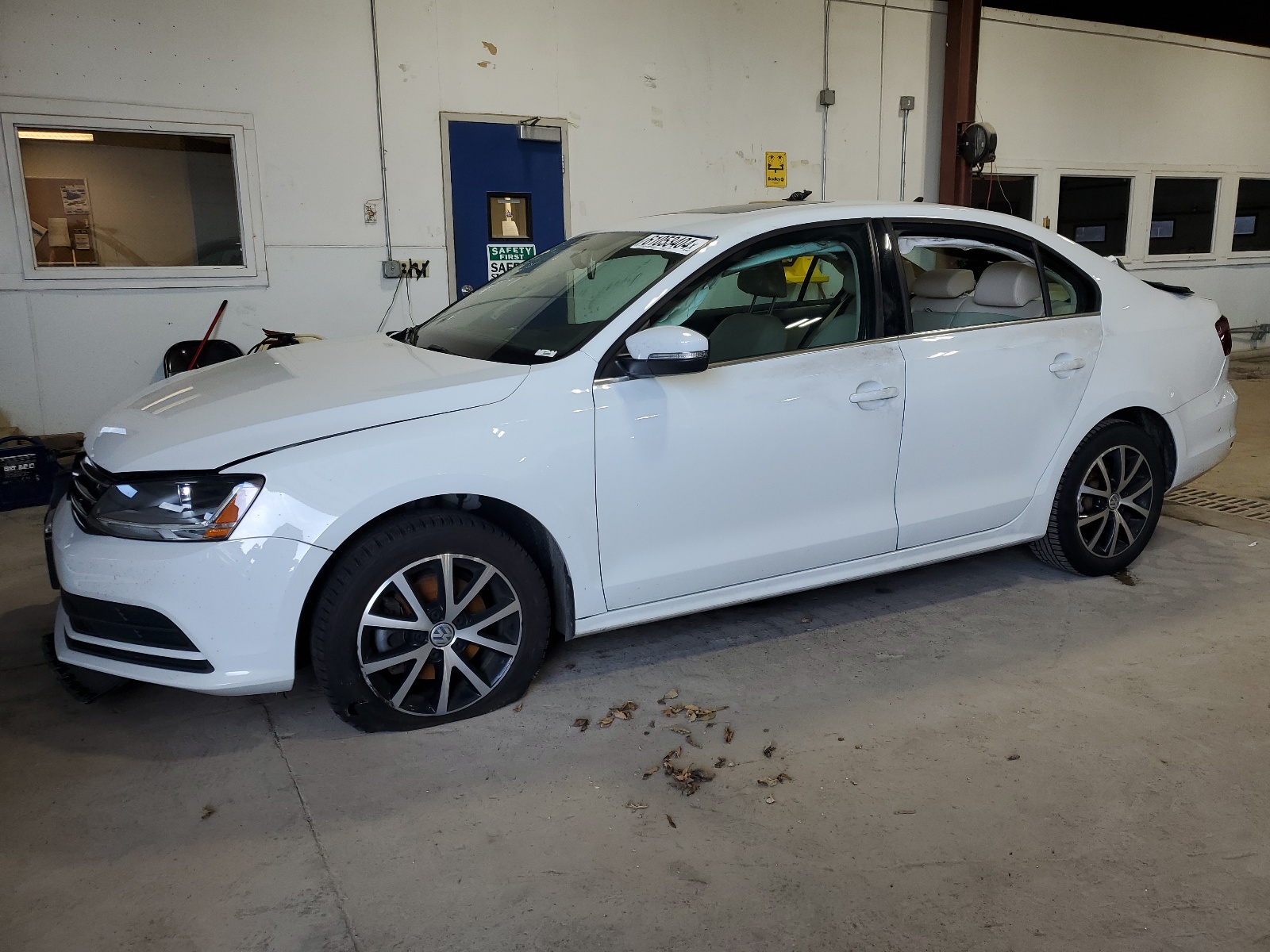 2018 Volkswagen Jetta Se vin: 3VWDB7AJ0JM256601