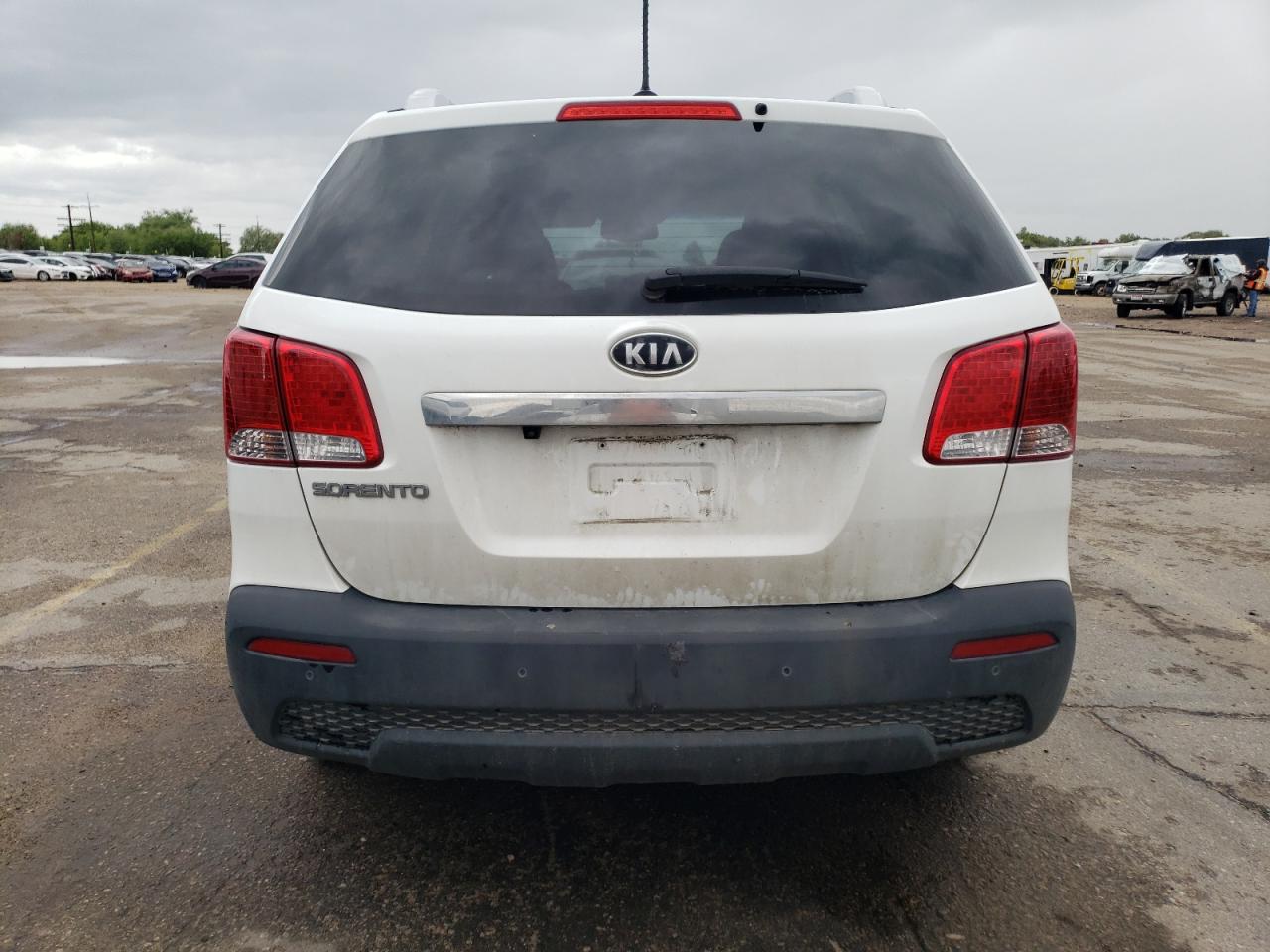 2011 Kia Sorento Base VIN: 5XYKTCA11BG028007 Lot: 57291504