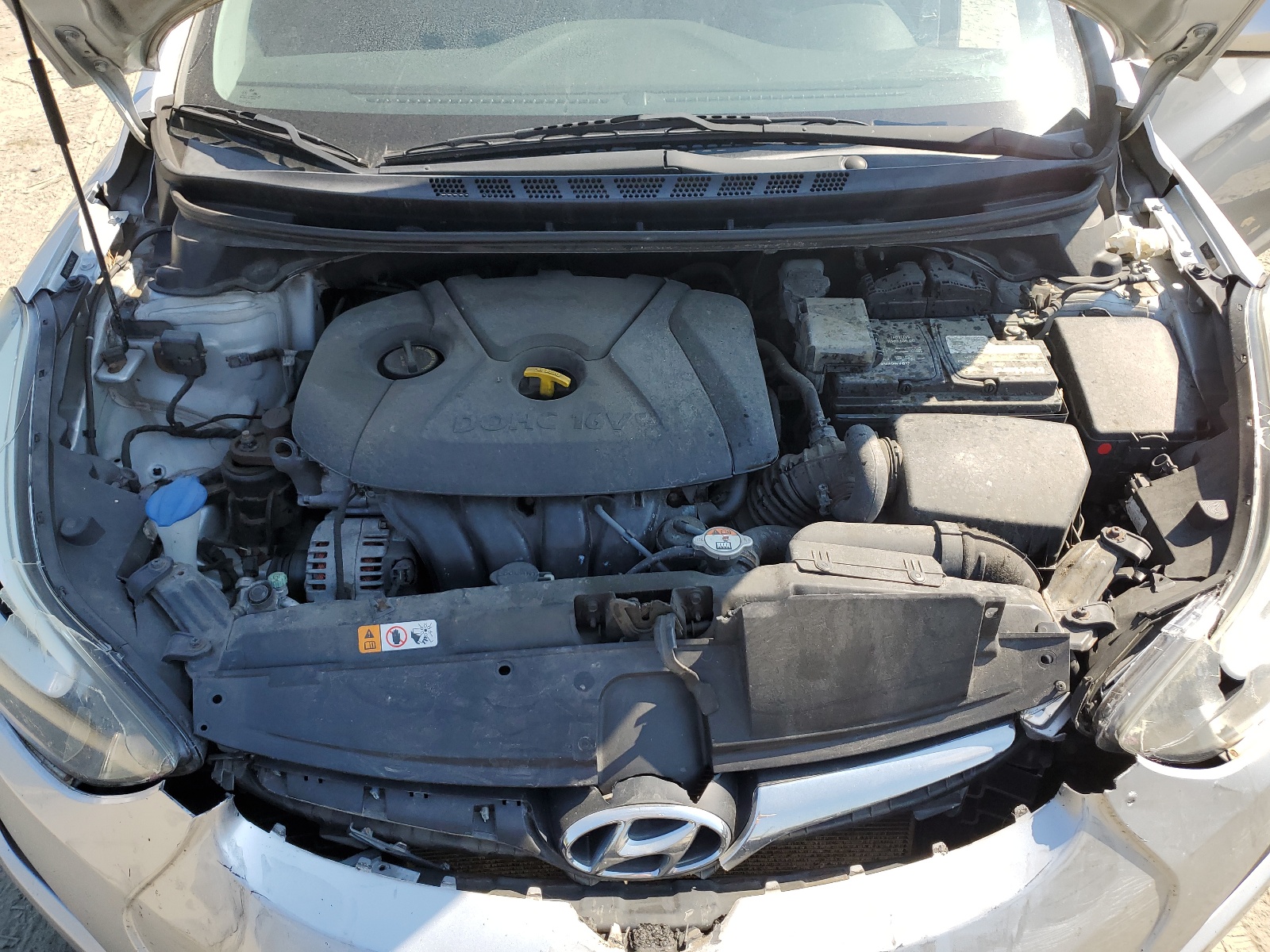 5NPDH4AE1FH615812 2015 Hyundai Elantra Se