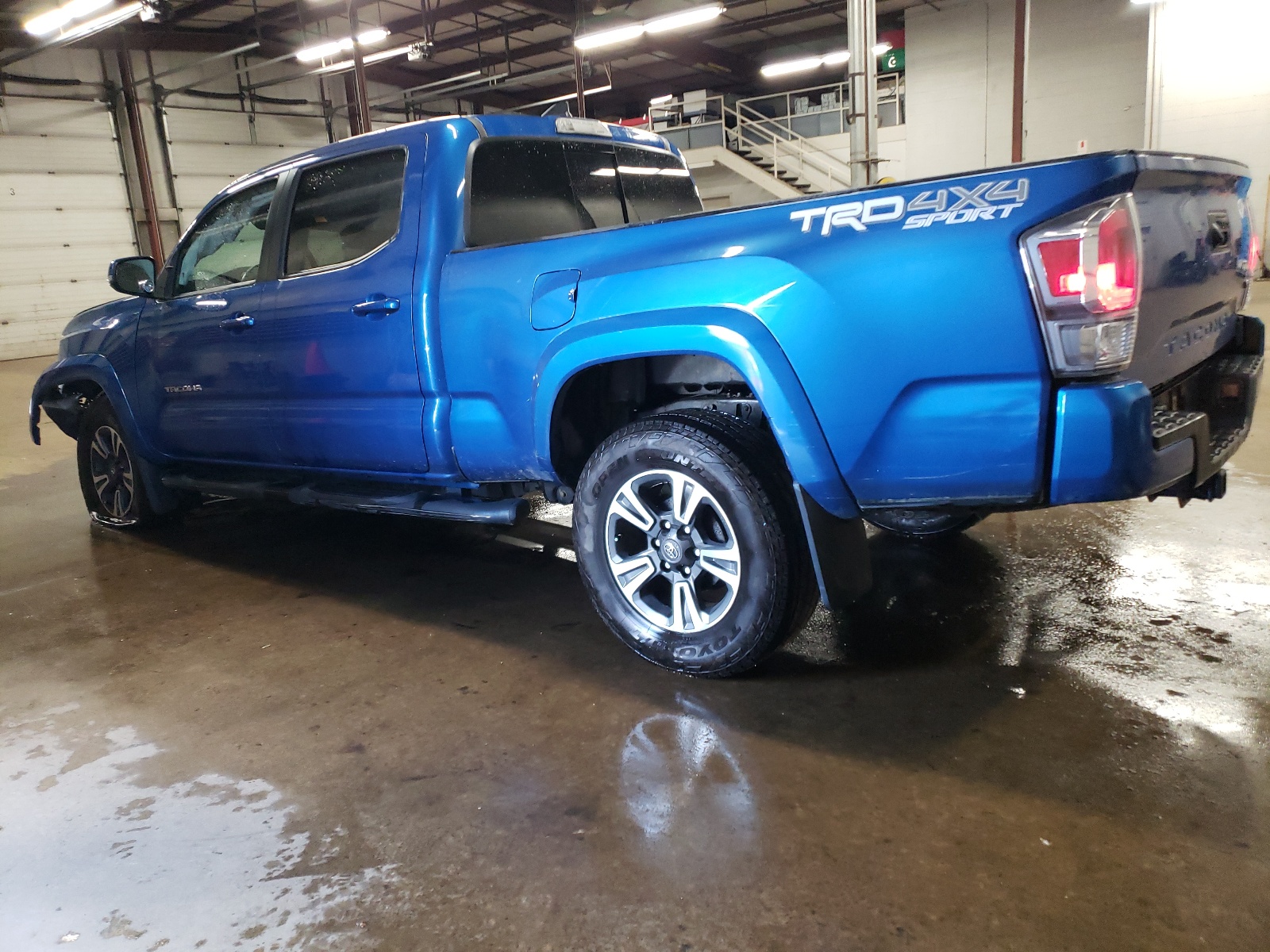 3TMDZ5BN7JM037364 2018 Toyota Tacoma Double Cab