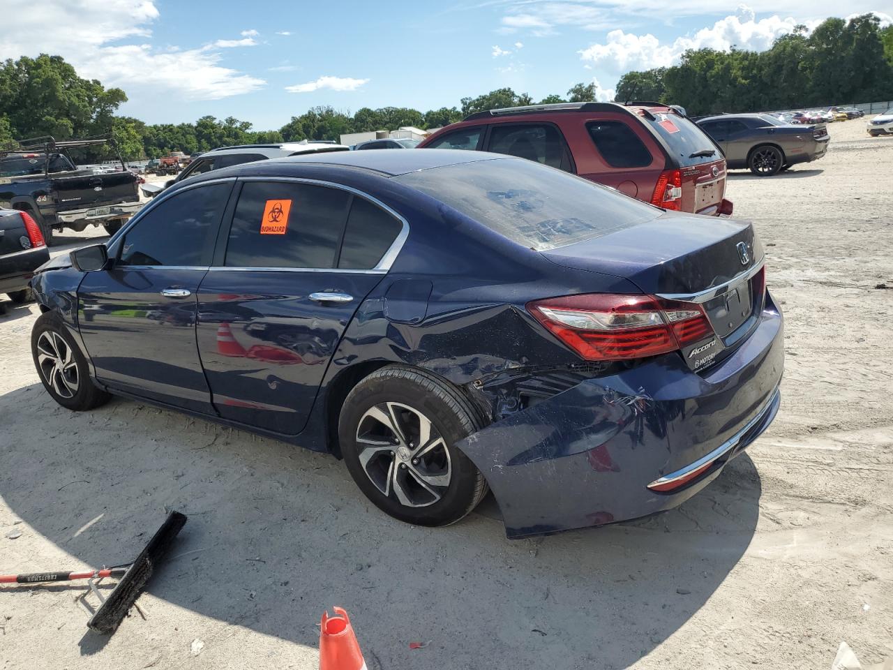 1HGCR2F39HA284493 2017 HONDA ACCORD - Image 2