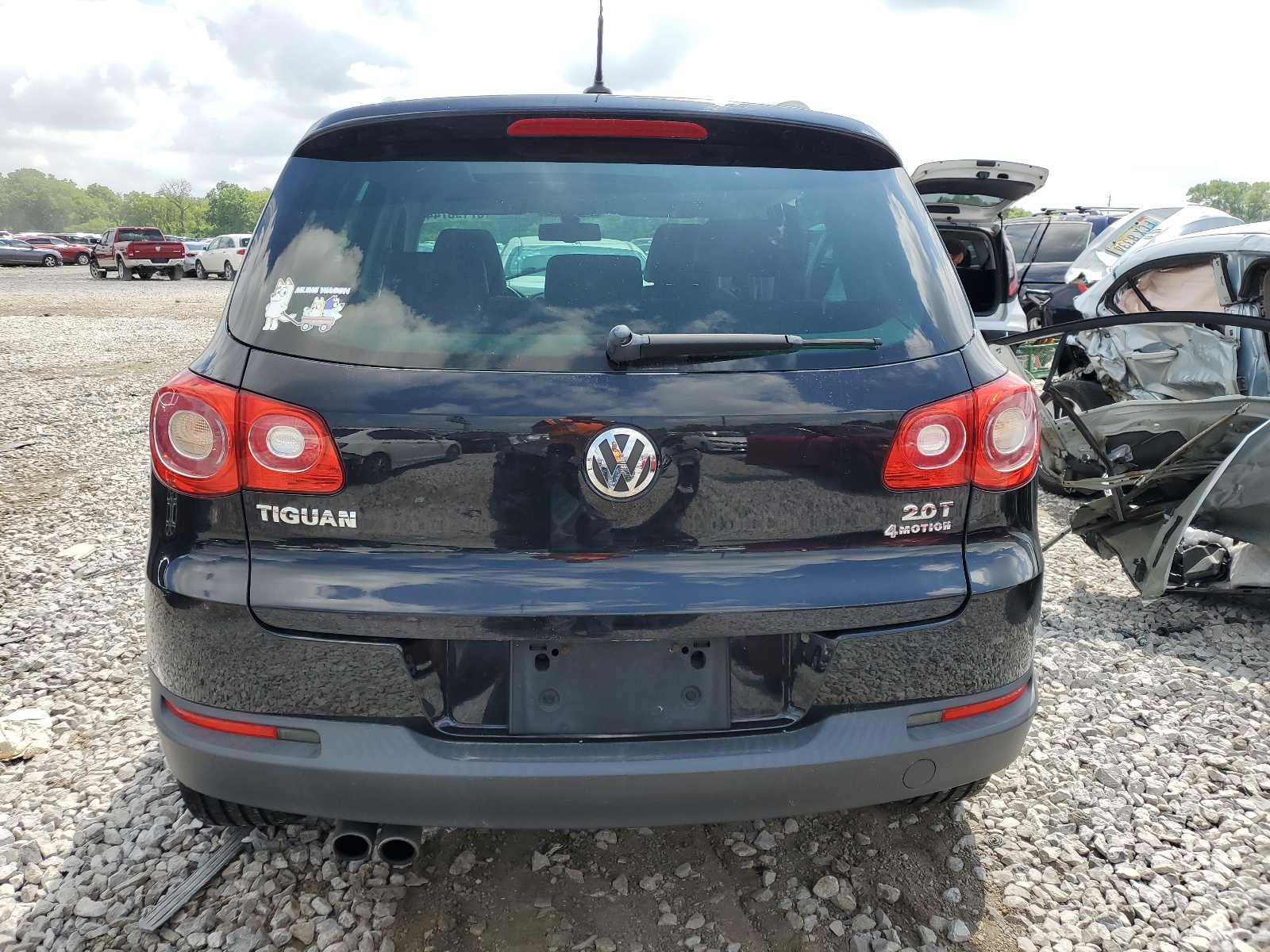 WVGBV7AX3AW528947 2010 Volkswagen Tiguan Se