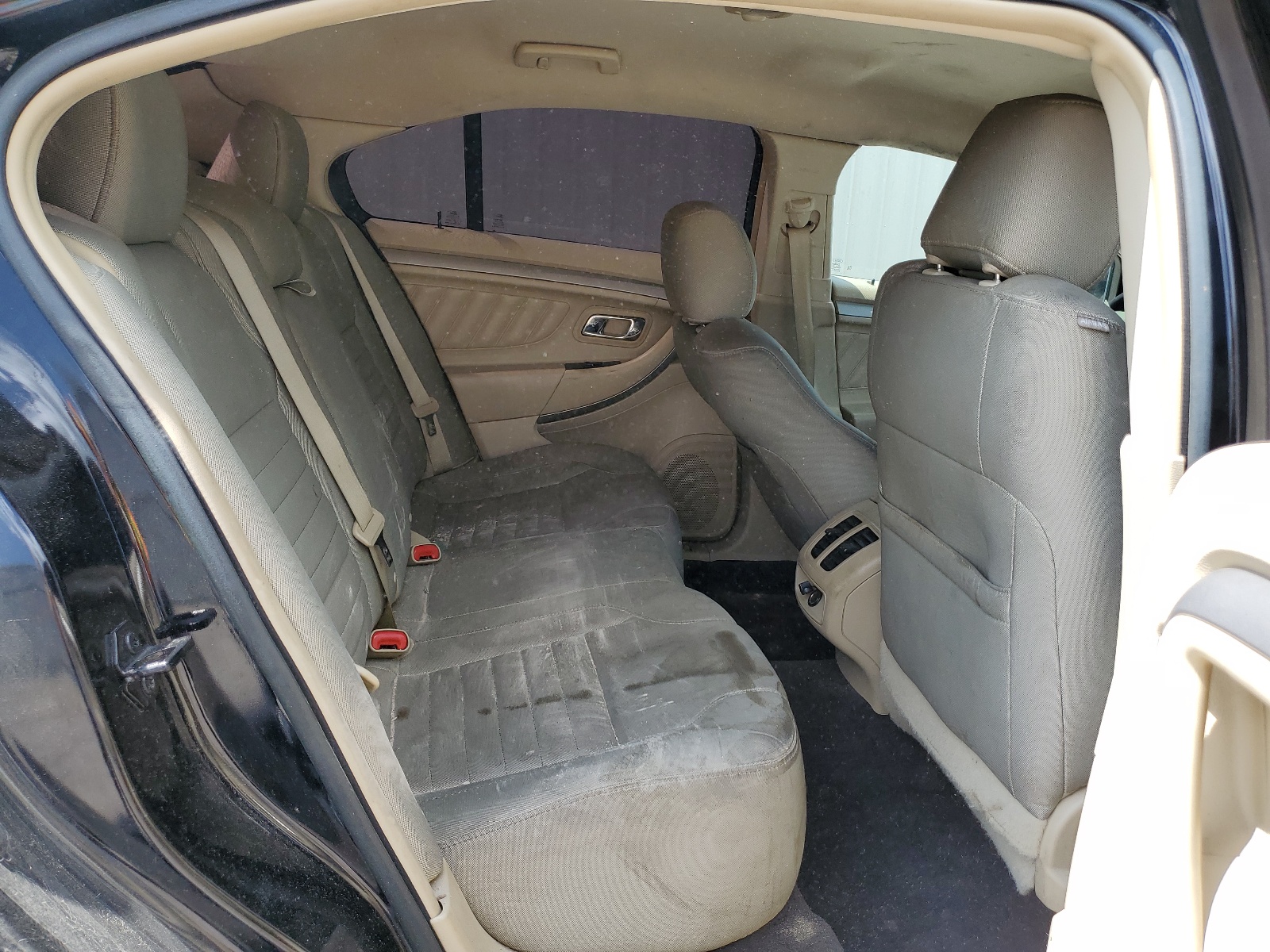 1FAHP2D8XHG137479 2017 Ford Taurus Se