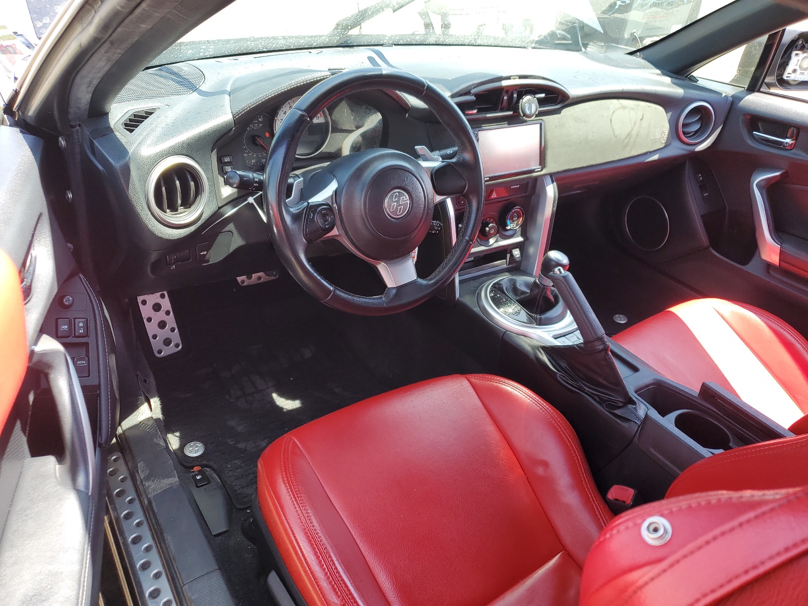 JF1ZNAA15J8700949 2018 Toyota 86