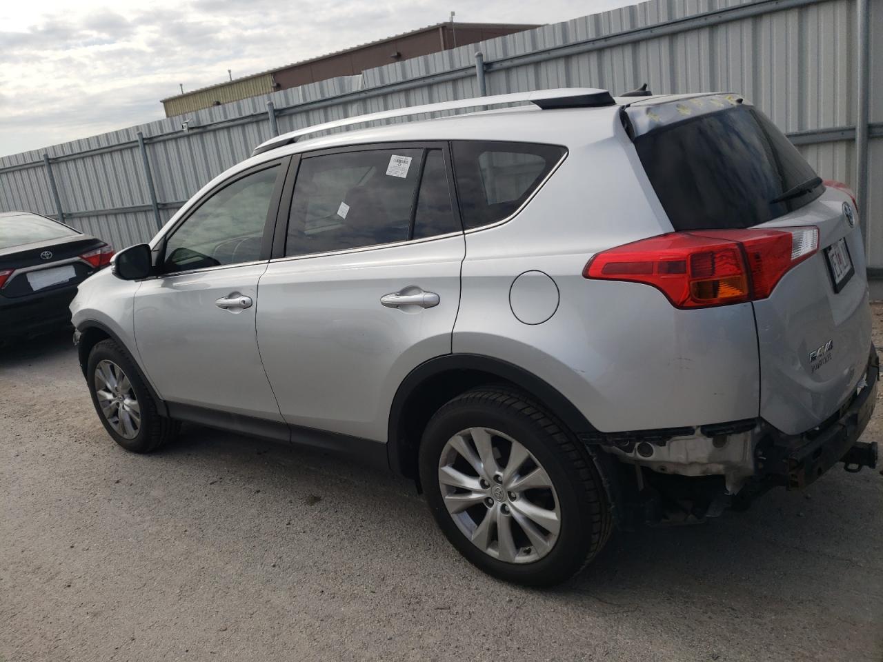 JTMDFREV3FD153210 2015 TOYOTA RAV 4 - Image 2