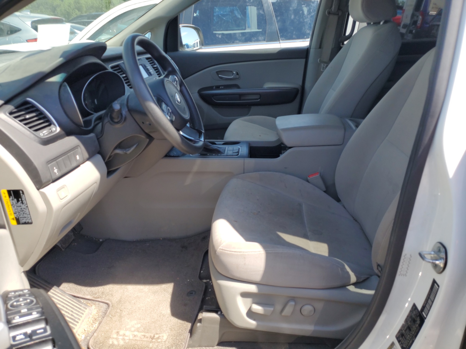 KNDMB5C1XF6070222 2015 Kia Sedona Lx