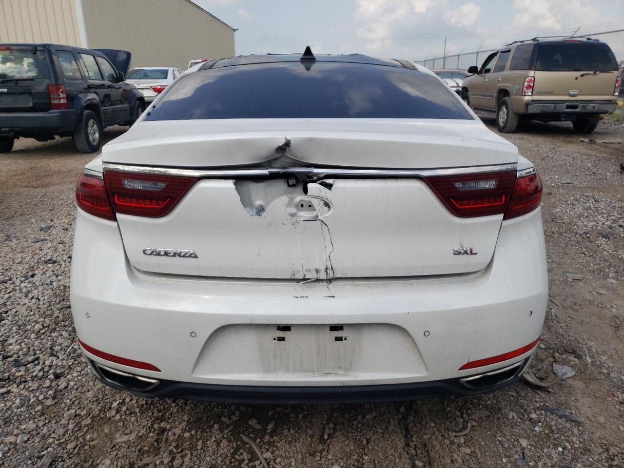 KNALC4J11H5061100 2017 Kia Cadenza Premium