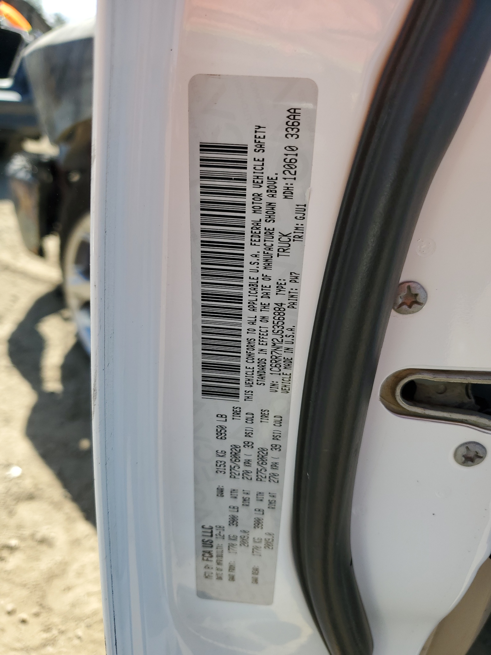 1C6RR7NM2JS356884 2018 Ram 1500 Laramie