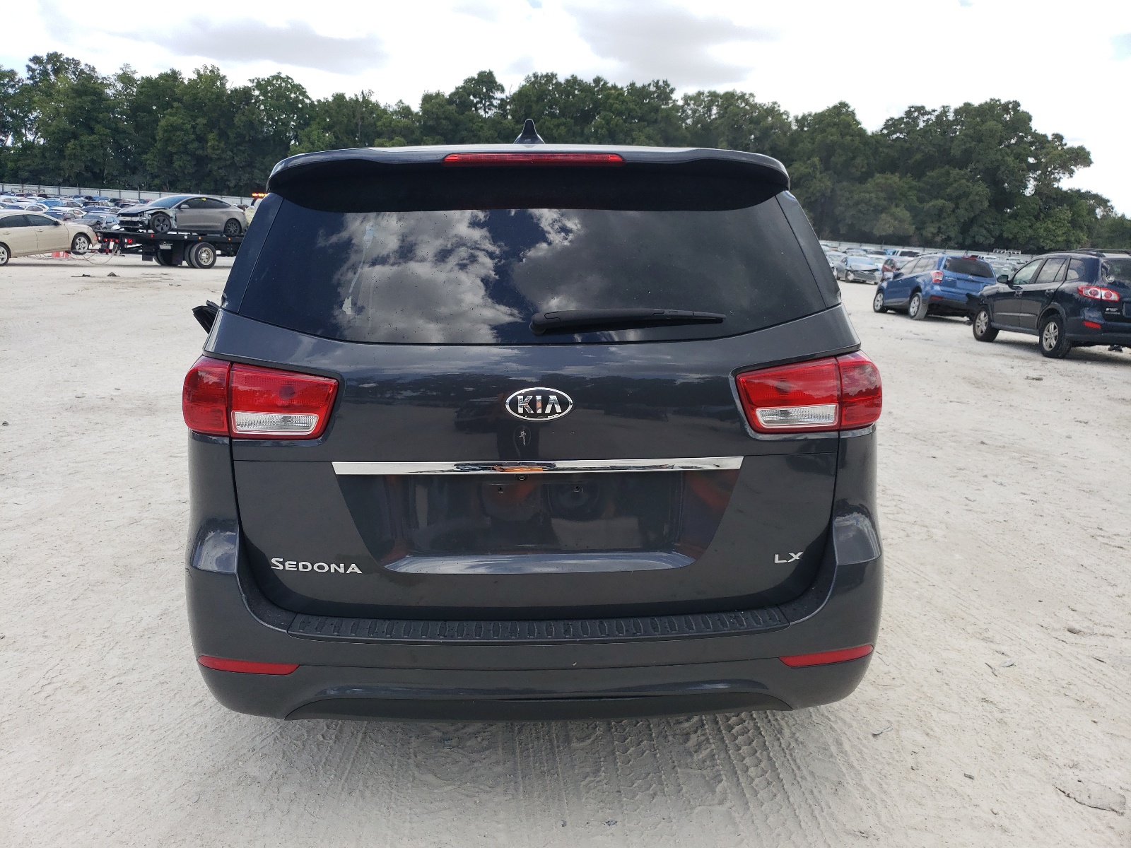 KNDMB5C12J6408110 2018 Kia Sedona Lx