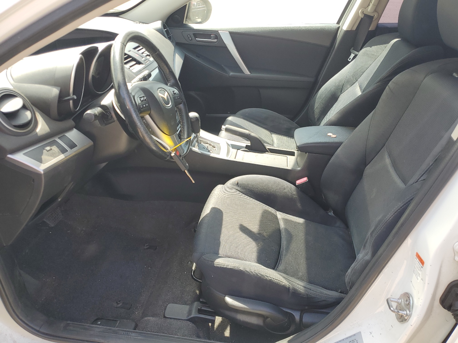 JM1BL1K65B1380120 2011 Mazda 3 S