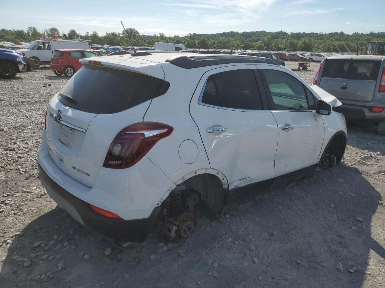 VIN KL4CJASB7JB661975 2018 BUICK ENCORE no.3