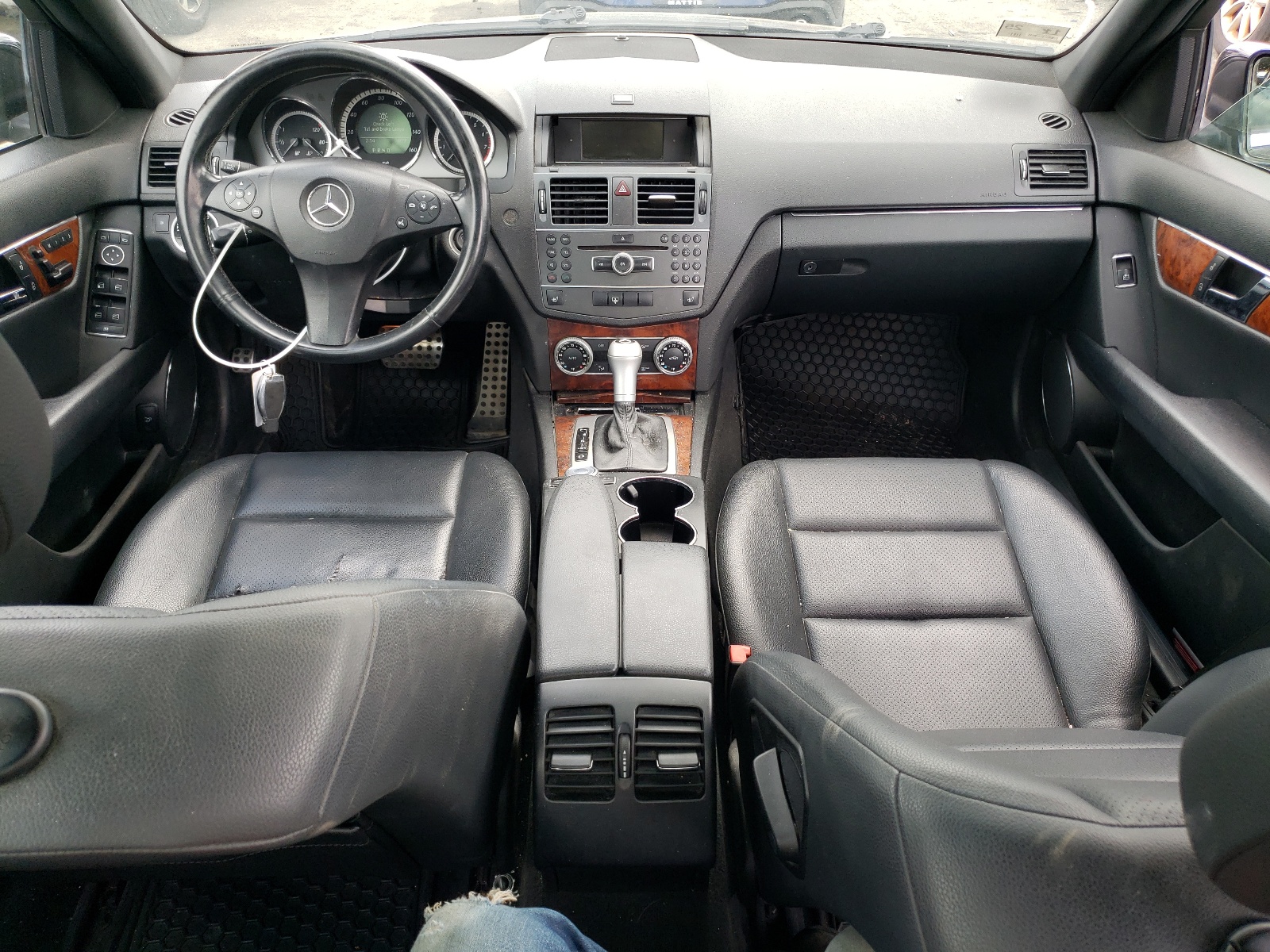 WDDGF8BB1BF647555 2011 Mercedes-Benz C 300 4Matic