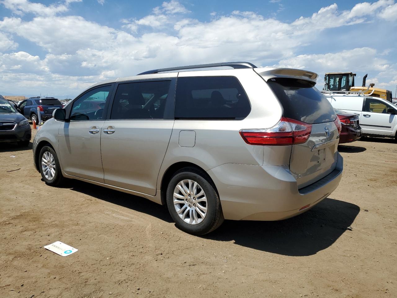 5TDYZ3DC9HS890182 2017 TOYOTA SIENNA - Image 2