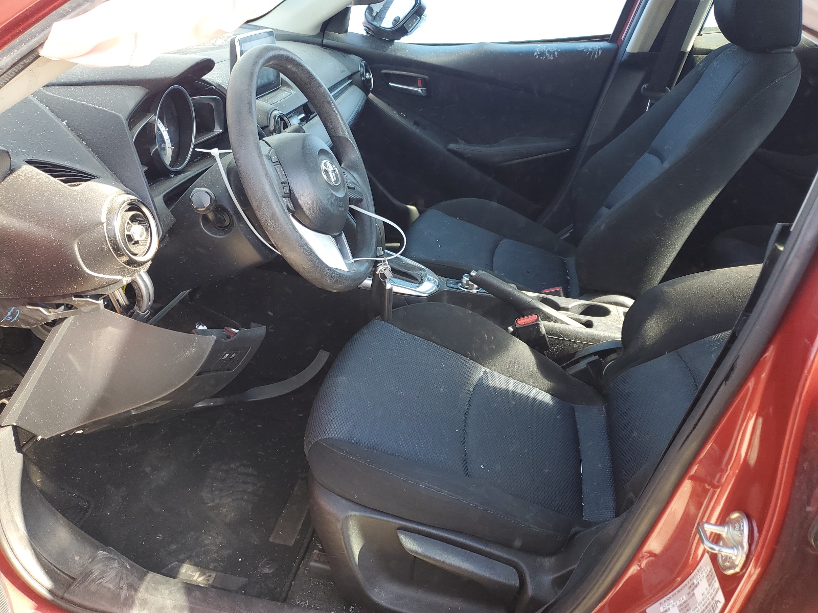 2018 Toyota Yaris Ia vin: 3MYDLBYV5JY326678