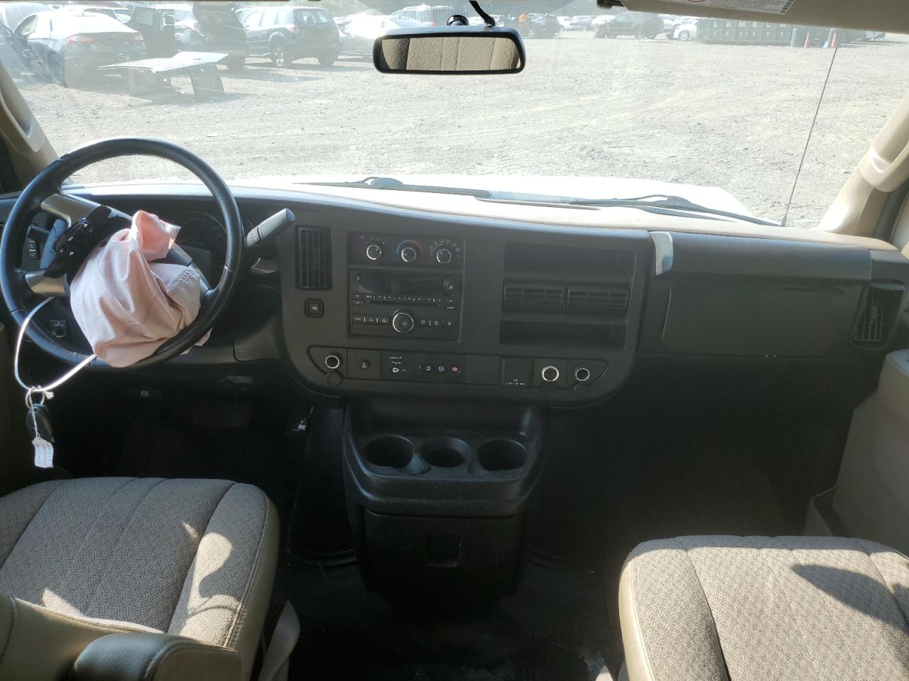 2018 Chevrolet Express G2500 VIN: 1GCWGAFG6J1345190 Lot: 60038774