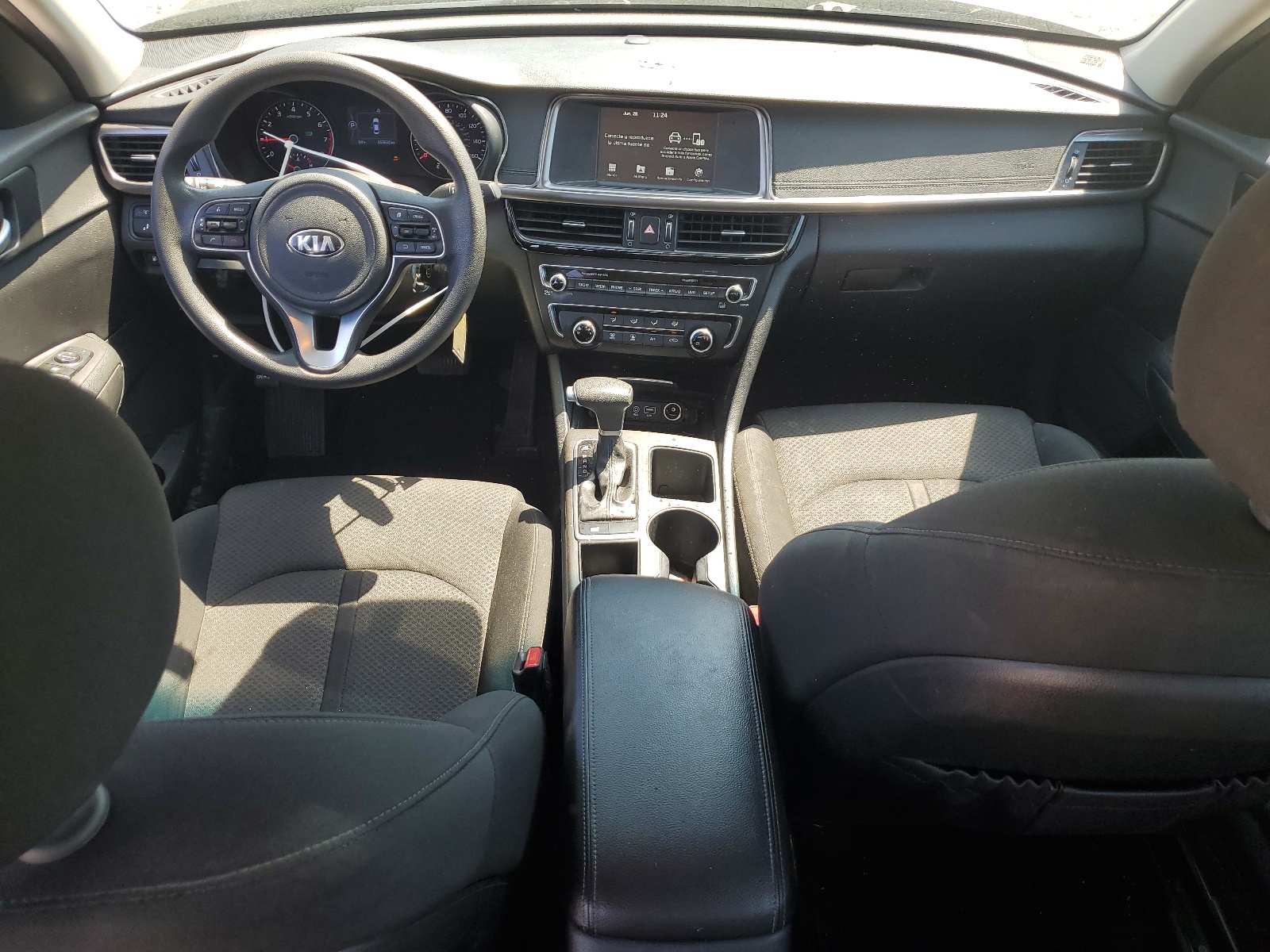 KNAGT4L34J5213943 2018 Kia Optima Lx