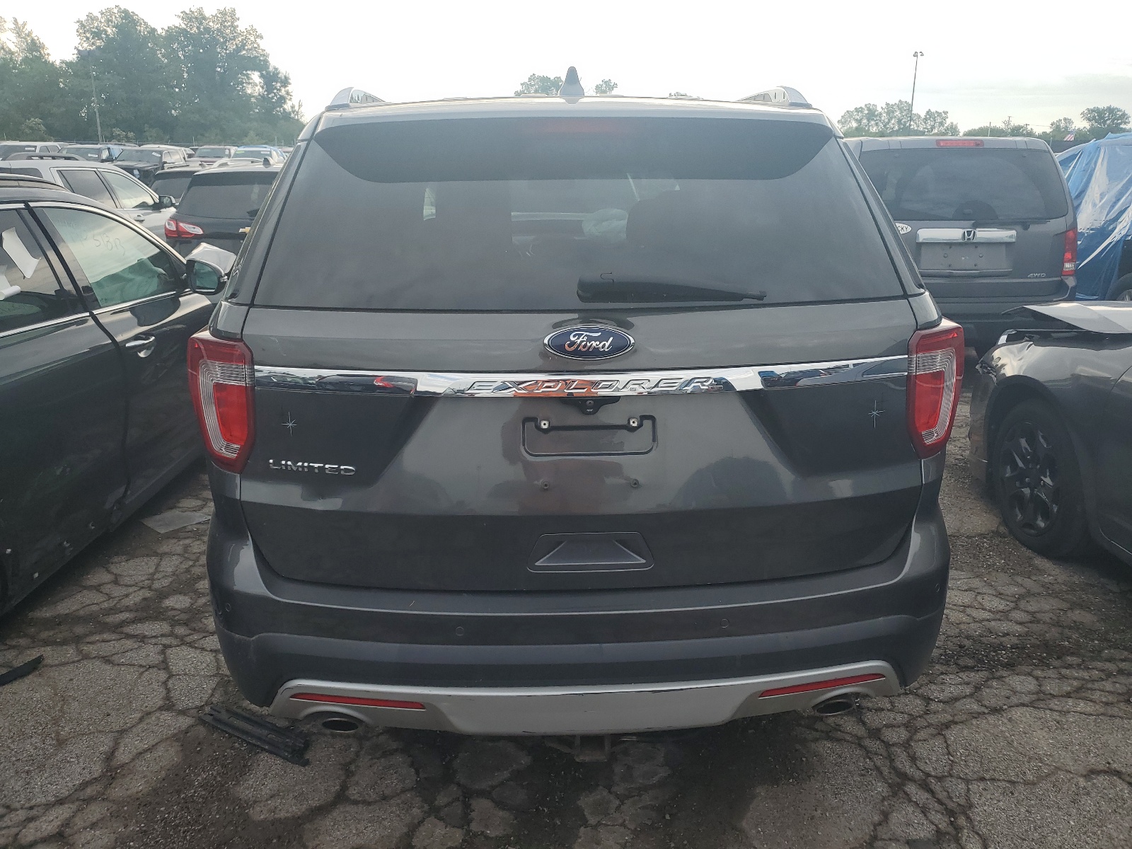 2017 Ford Explorer Limited vin: 1FM5K7F89HGE41341