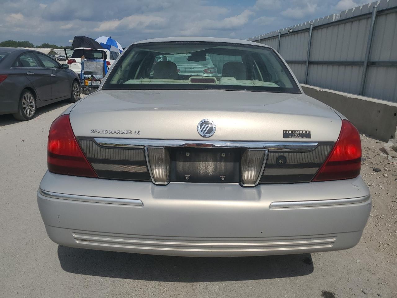 2007 Mercury Grand Marquis Ls VIN: 2MEFM75V27X641124 Lot: 57070754