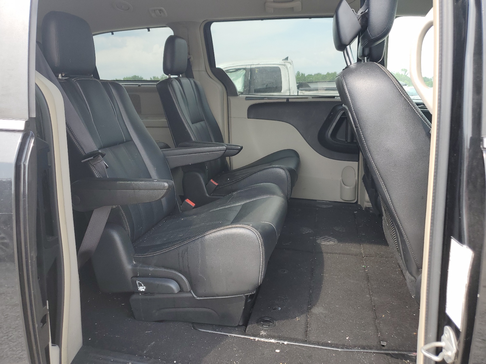 2C4RC1CG6FR601506 2015 Chrysler Town & Country Touring L