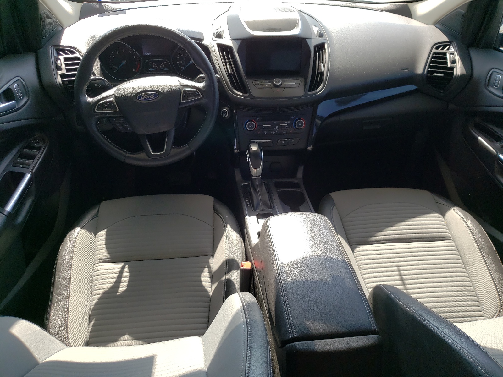 1FMCU0GD1KUA79096 2019 Ford Escape Se