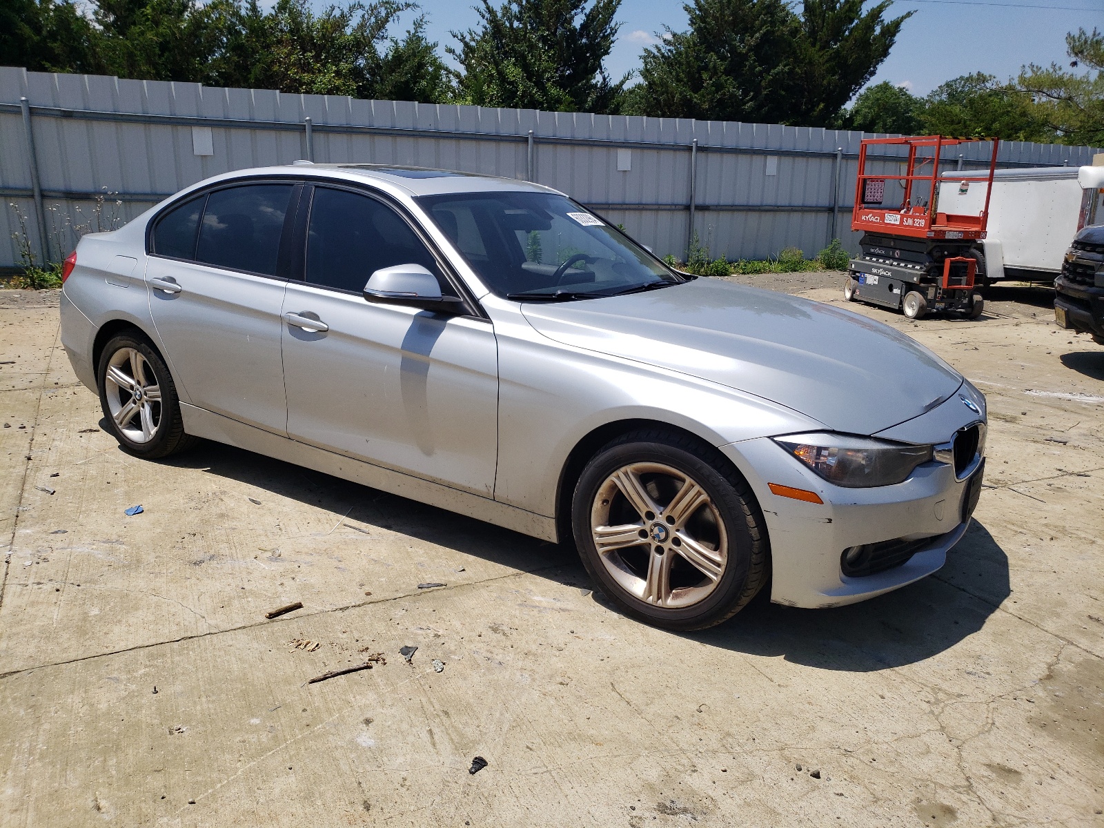 2013 BMW 320 I xDrive vin: WBA3C3C55DF982816