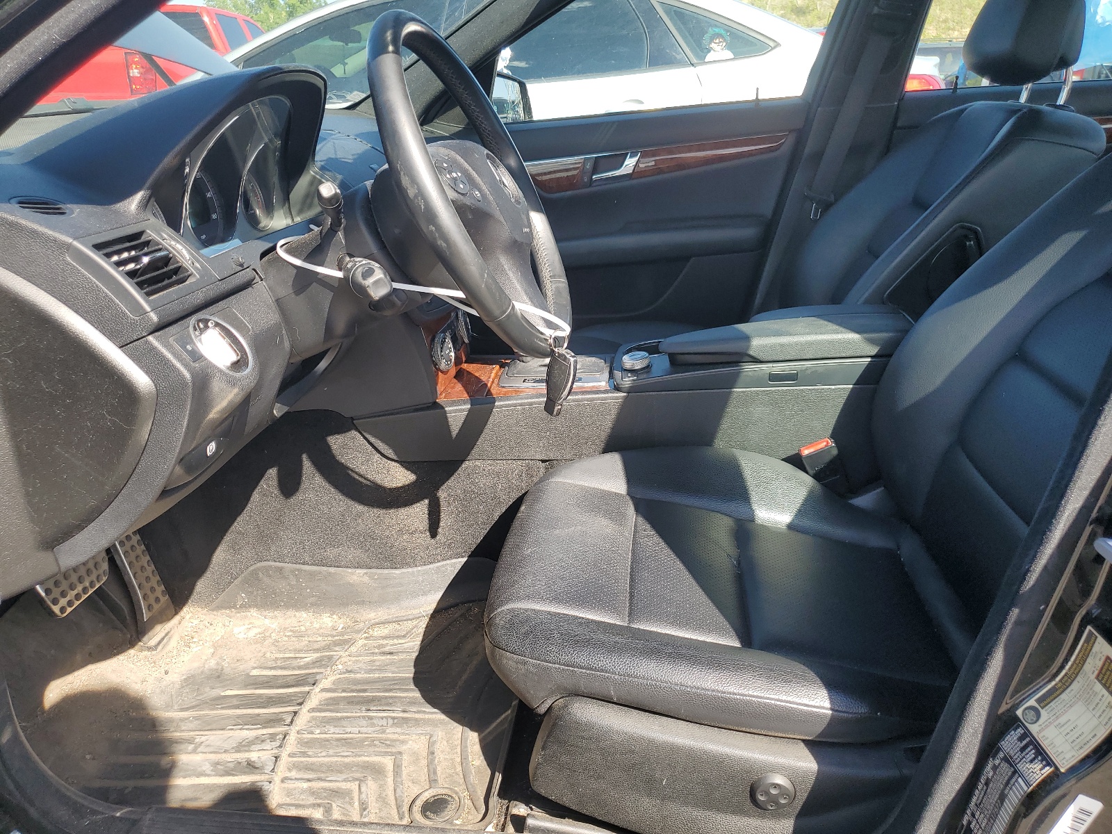 WDDGF5EB2BA417577 2011 Mercedes-Benz C 300