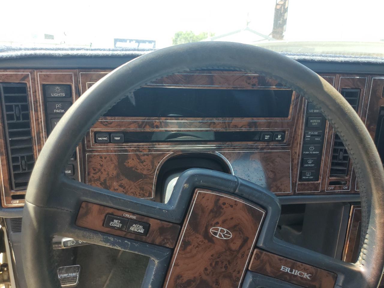 1989 Buick Riviera VIN: 1G4EZ11C0KU403039 Lot: 56254054