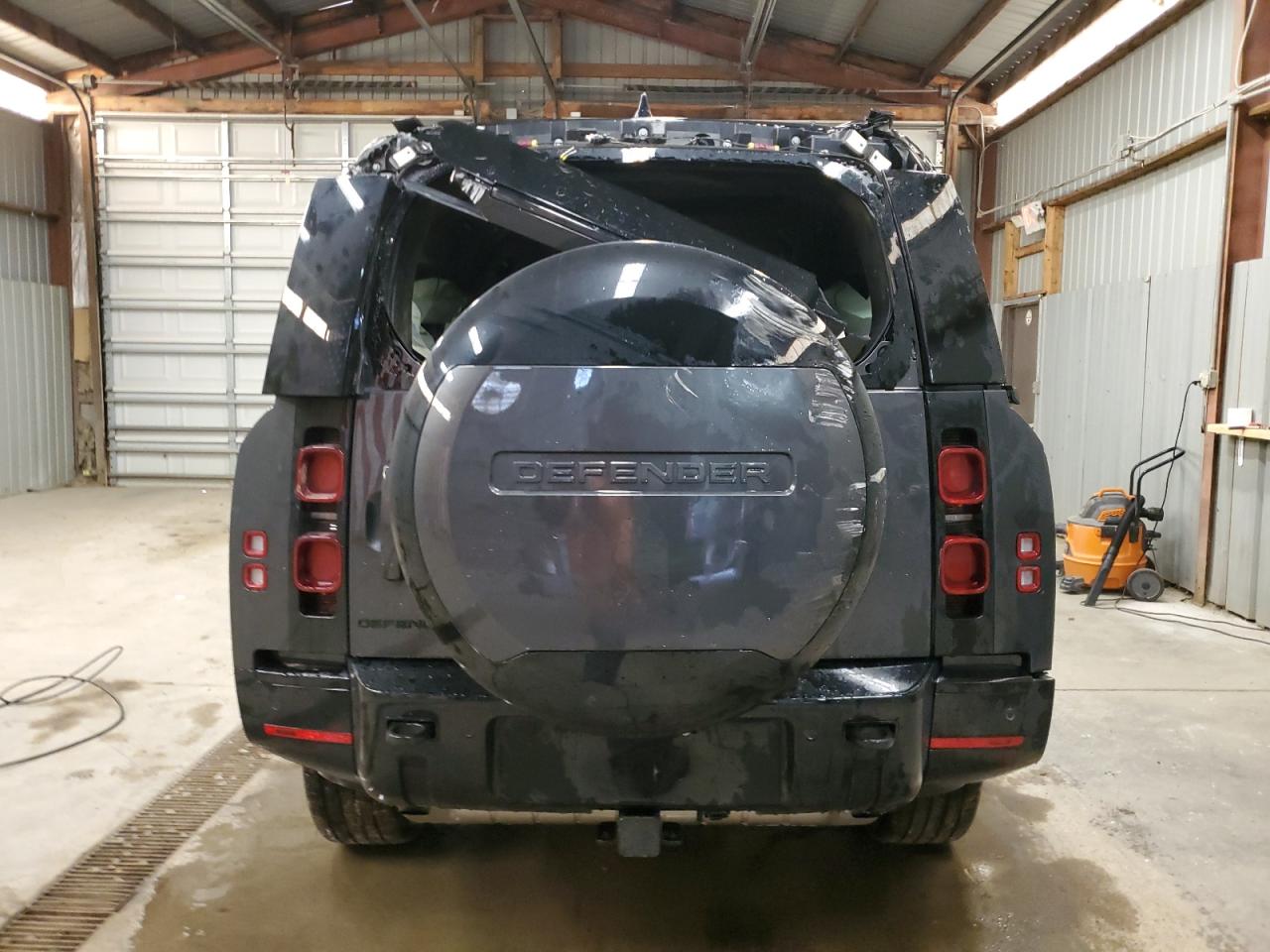 2024 Land Rover Defender - Image 6
