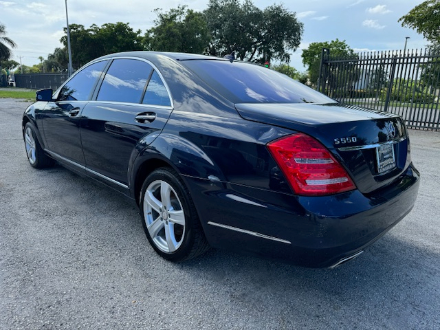 2013 Mercedes-Benz S 550 vin: WDDNG7DB7DA513886