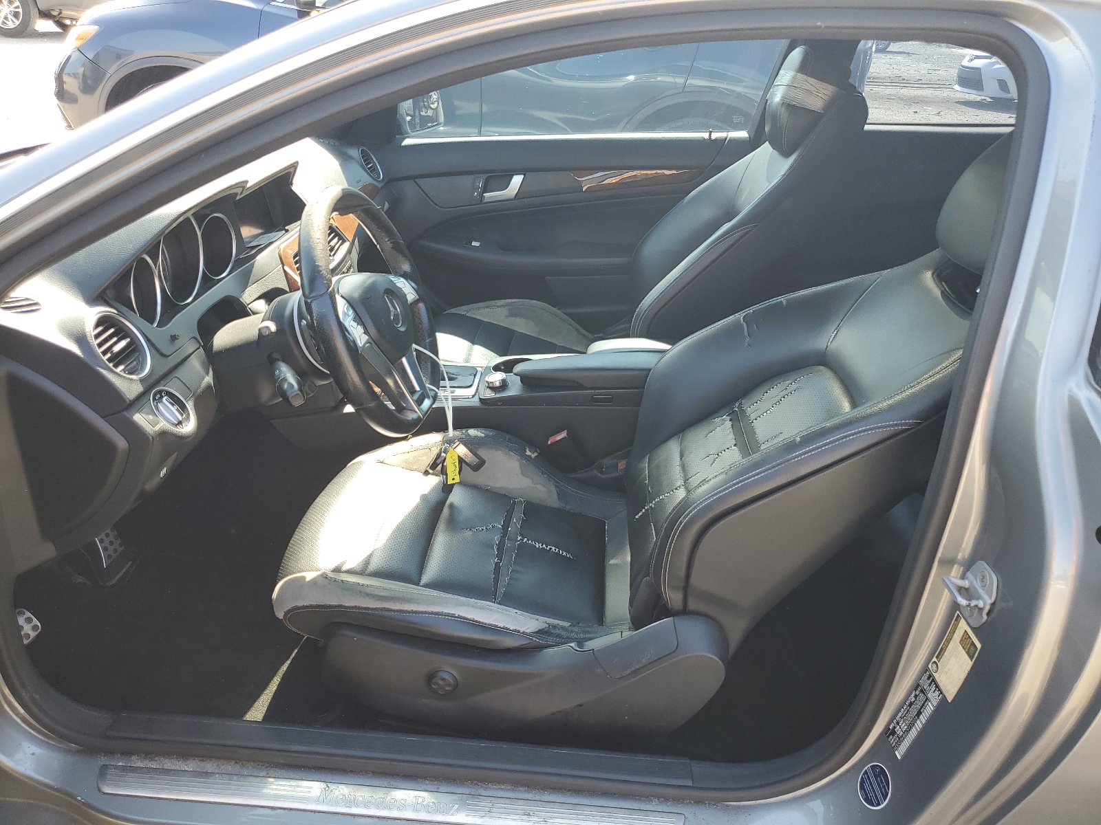 WDDGJ5HB4CF737028 2012 Mercedes-Benz C 350