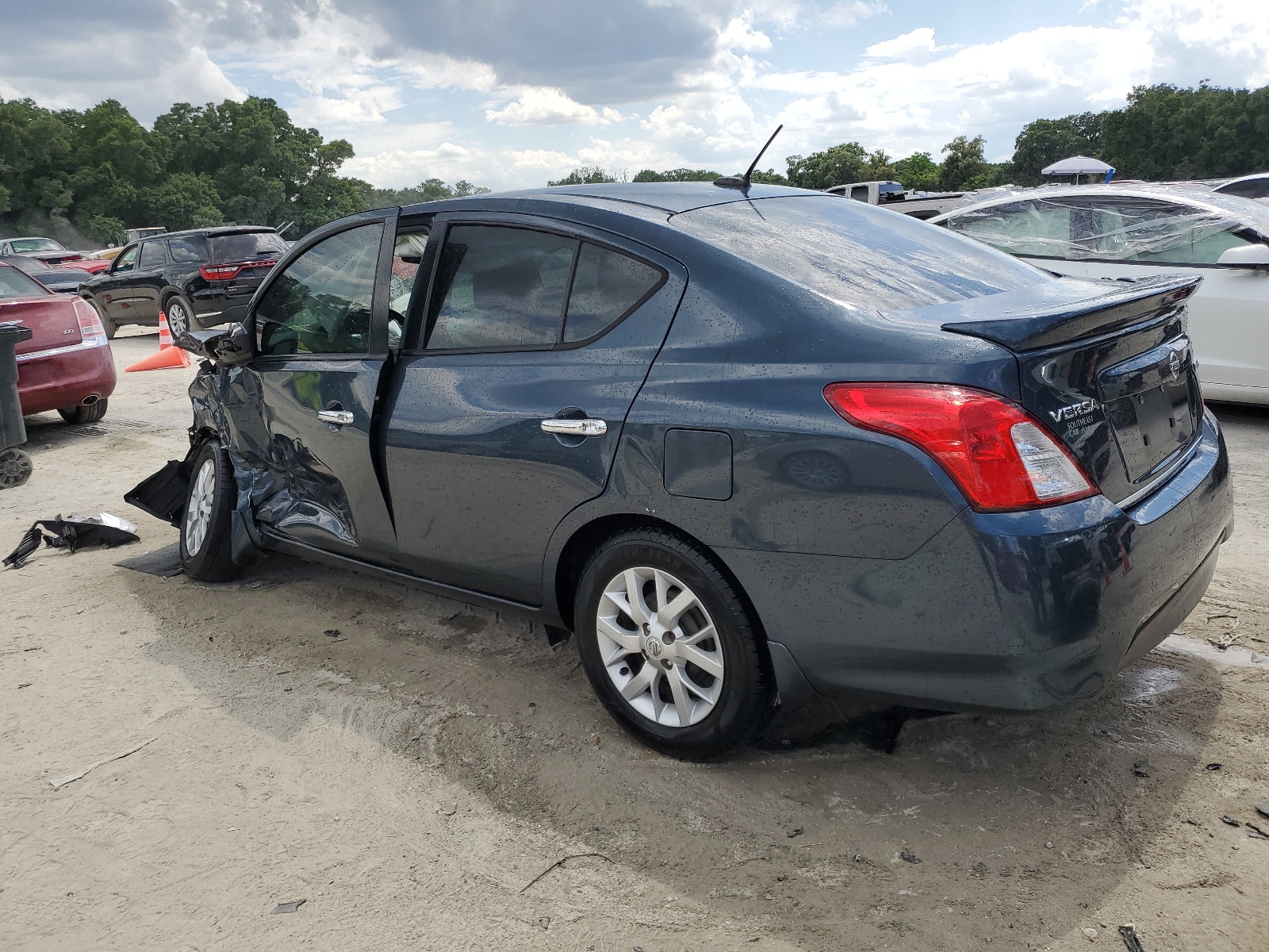 2017 Nissan Versa S vin: 3N1CN7AP8HL848177