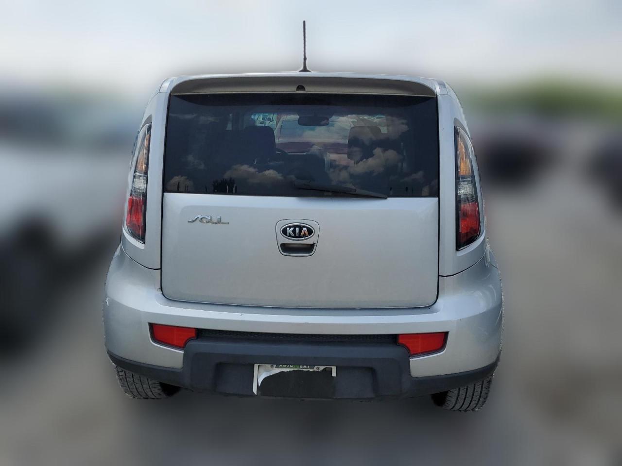 2011 Kia Soul + VIN: KNDJT2A22B7714987 Lot: 52252133