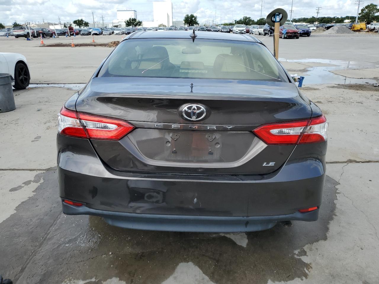 VIN JTNB11HK4J3005909 2018 TOYOTA CAMRY no.6