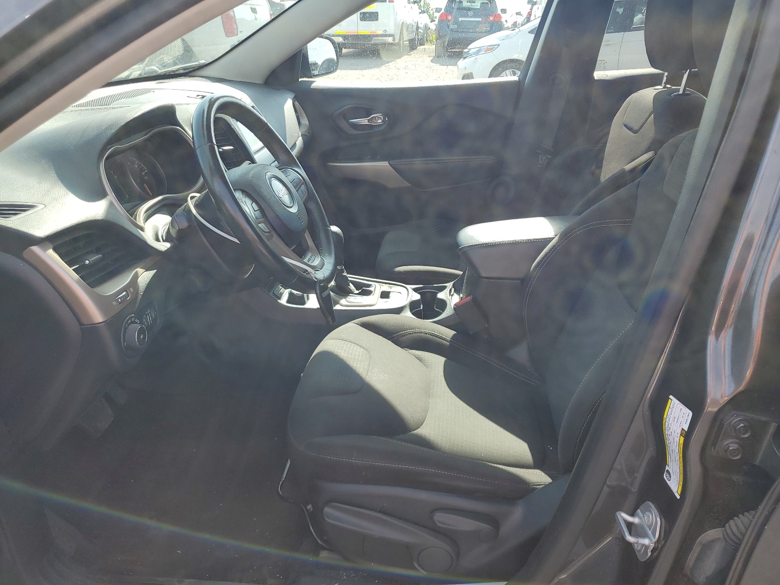 1C4PJMCB1HW612944 2017 Jeep Cherokee Latitude