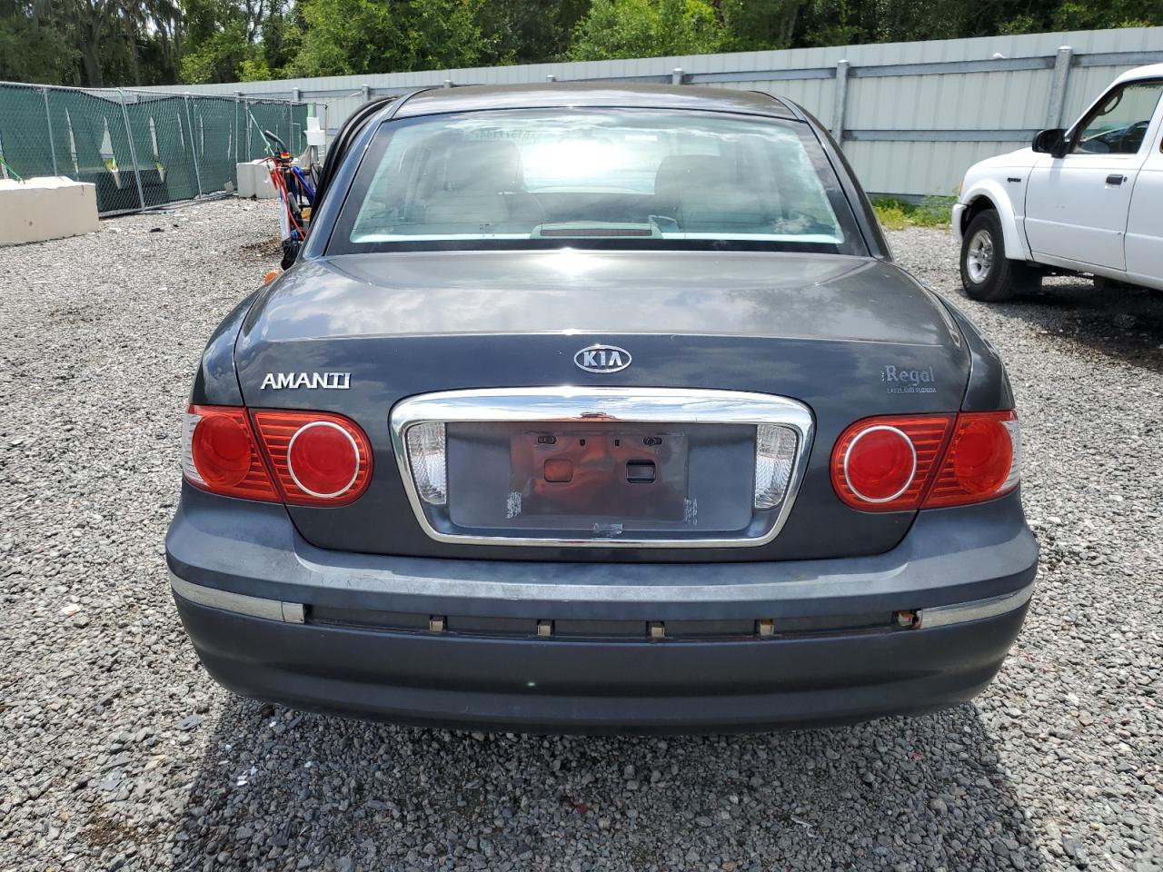 2005 Kia Amanti VIN: KNALD124355057324 Lot: 61377144