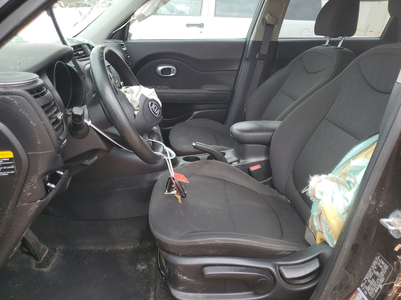 KNDJN2A26J7508211 2018 Kia Soul