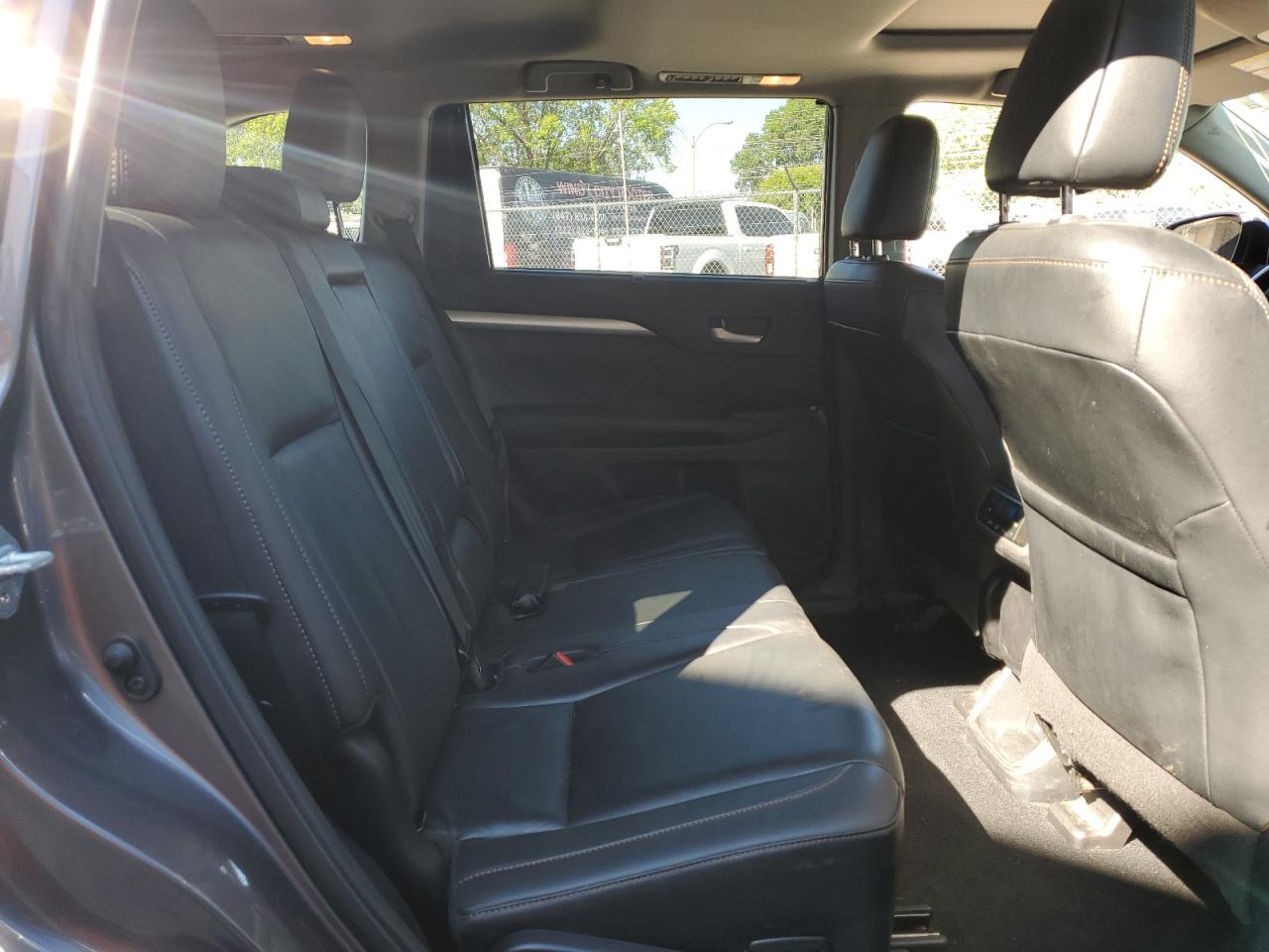 2019 Toyota Highlander Hybrid VIN: 5TDJGRFH5KS063872 Lot: 64099934