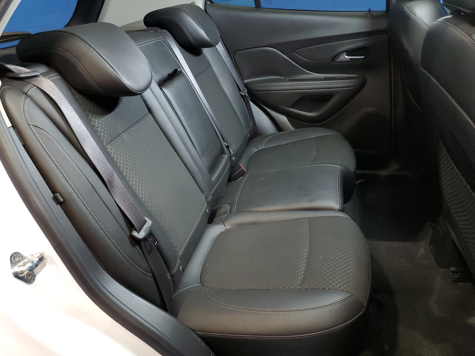 KL4CJ1SB8HB161267 2017 Buick Encore Sport Touring