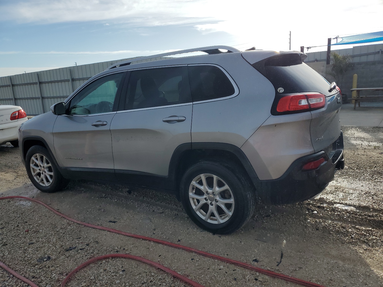 2017 Jeep Cherokee Latitude vin: 1C4PJMCS7HW581800