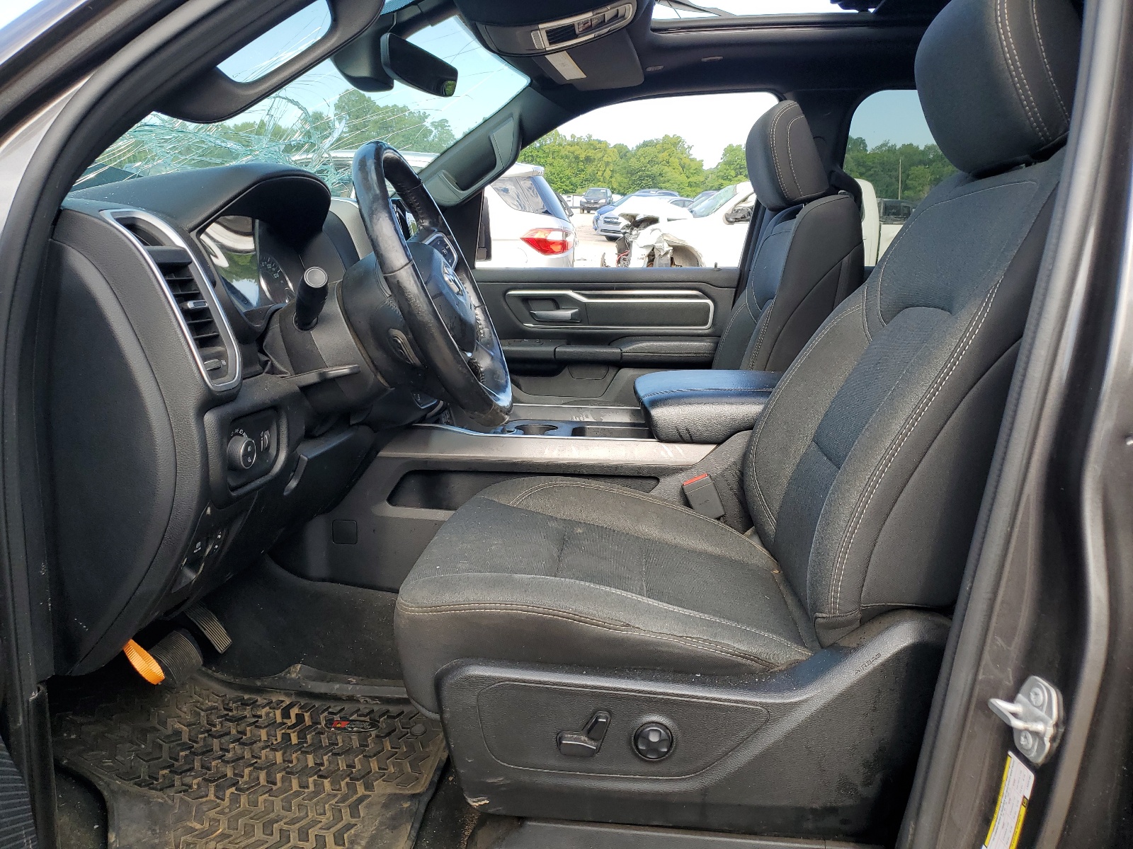 1C6SRFFT0LN325104 2020 Ram 1500 Big Horn/Lone Star