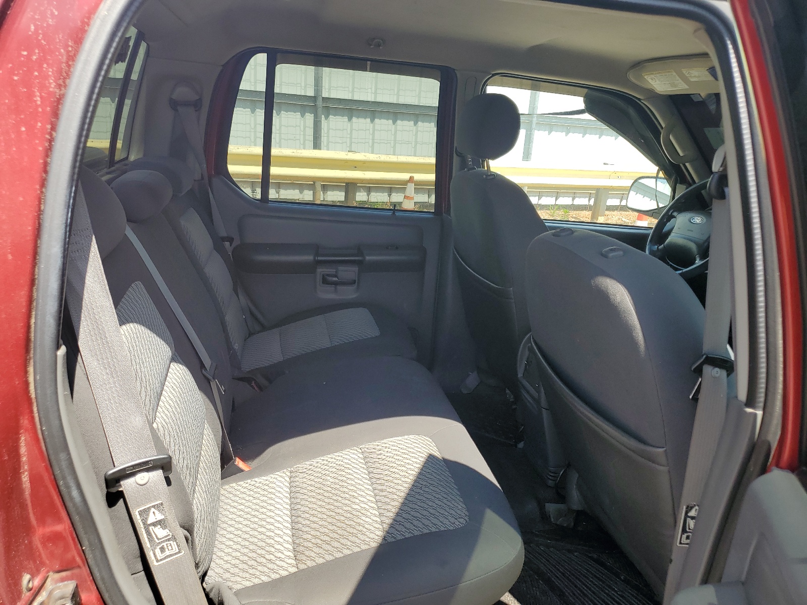 1FMZU77K44UB21541 2004 Ford Explorer Sport Trac