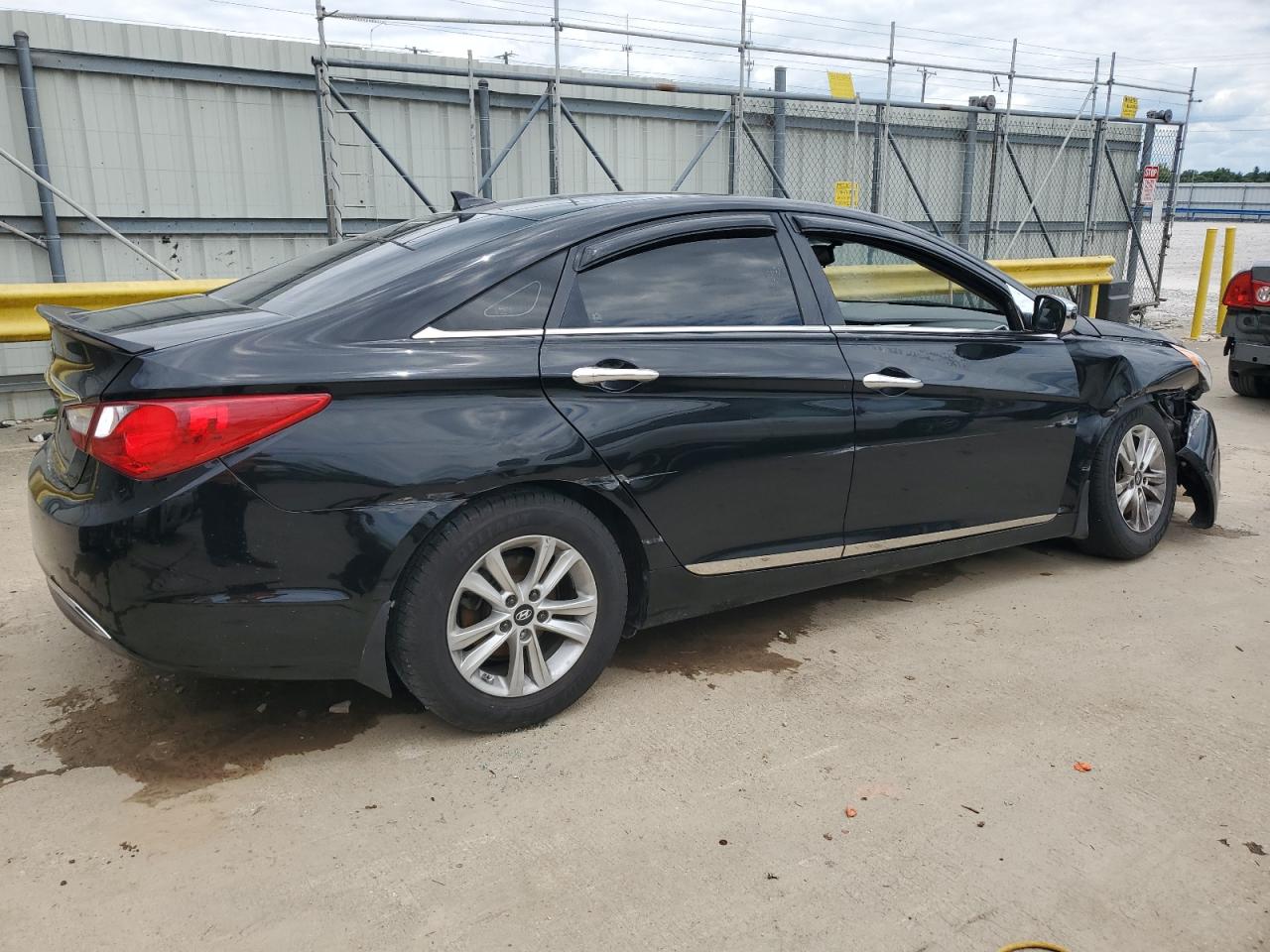 2013 Hyundai Sonata - Image 3