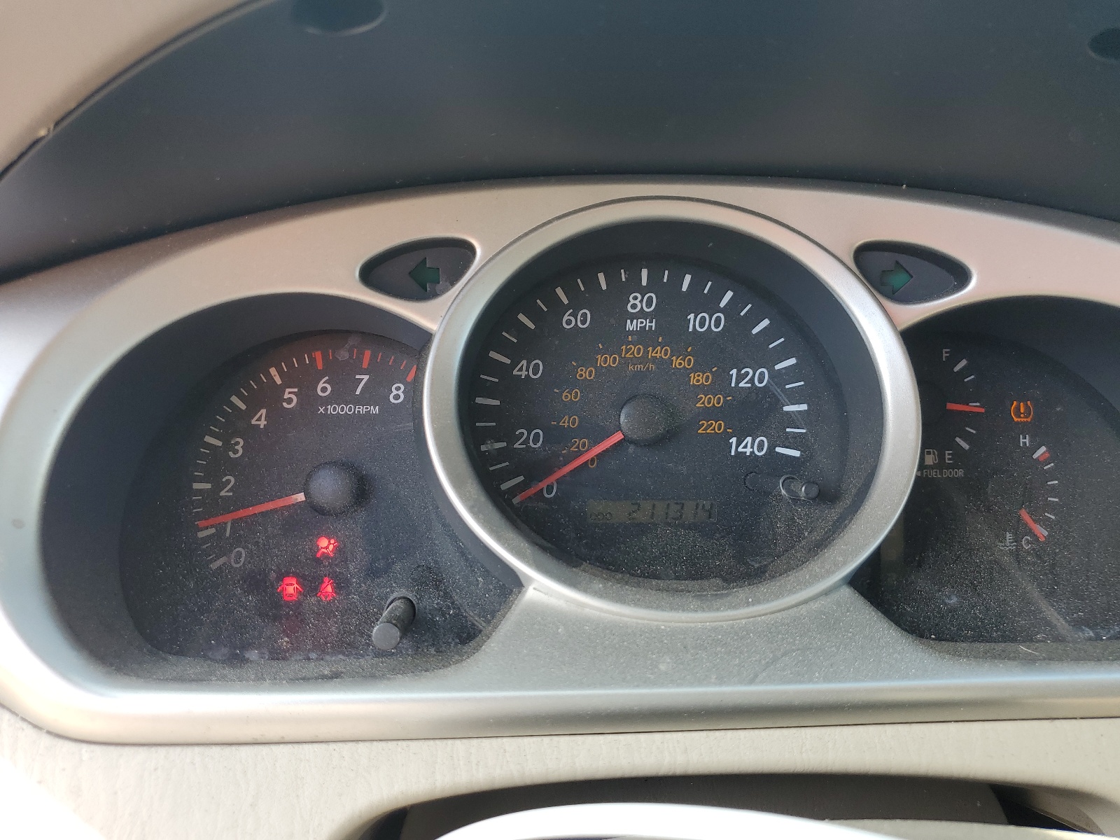 JTEDP21AX40041253 2004 Toyota Highlander Base