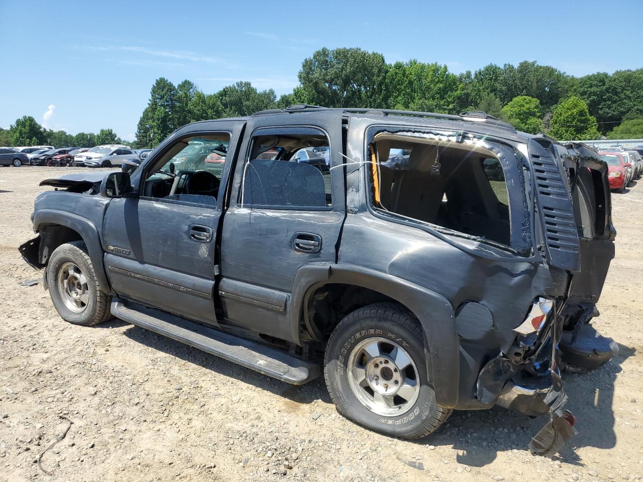 2000 Chevrolet Tahoe - Image 2