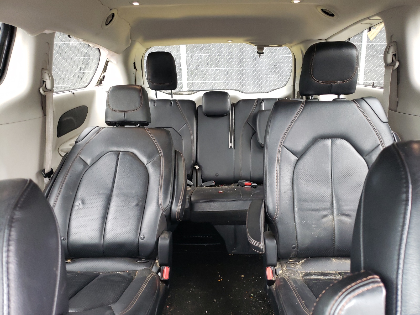 2C4RC1BG0KR673197 2019 Chrysler Pacifica Touring L